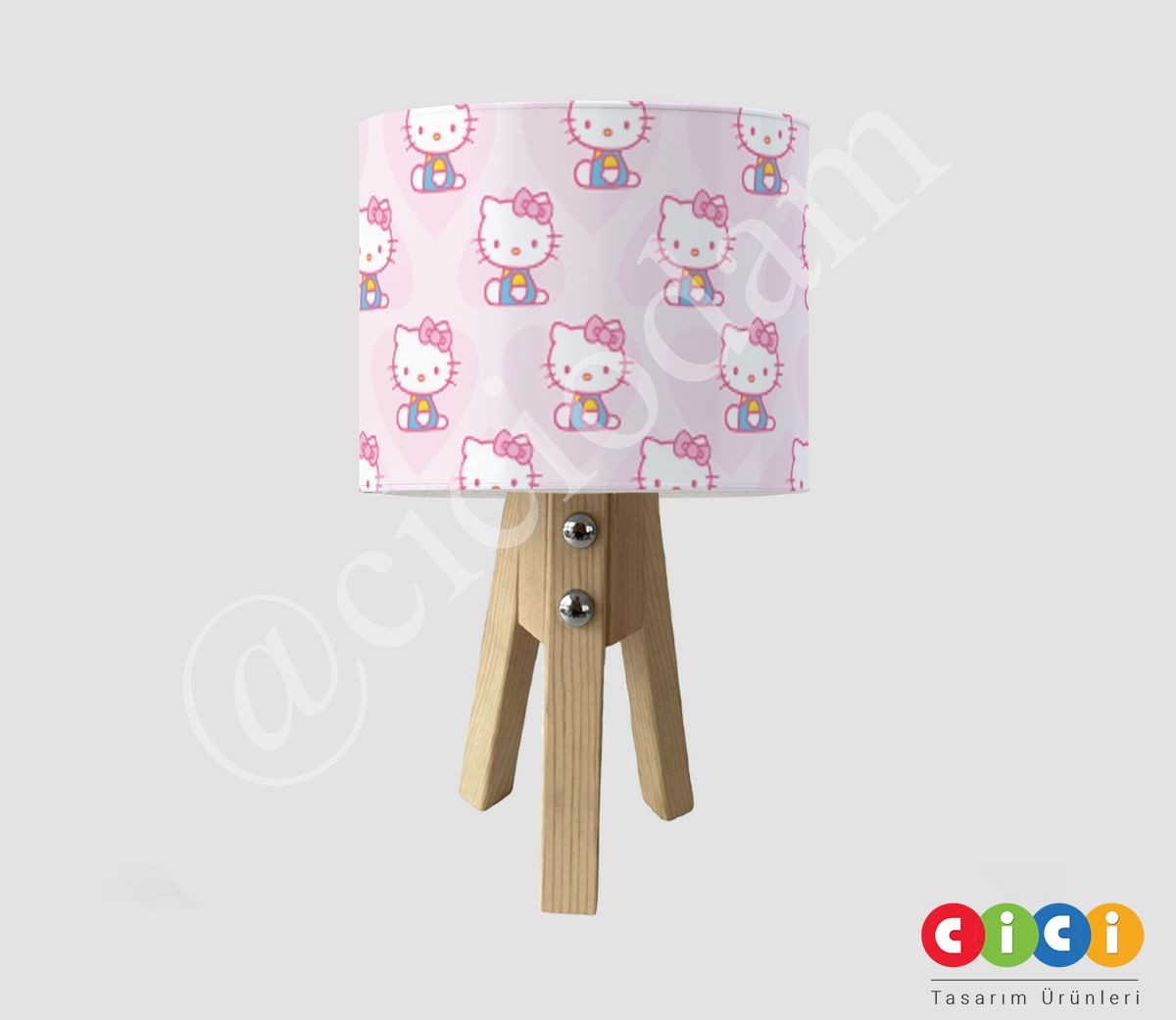 Hello Kitty ve Kalpler Yatak Örtüsü