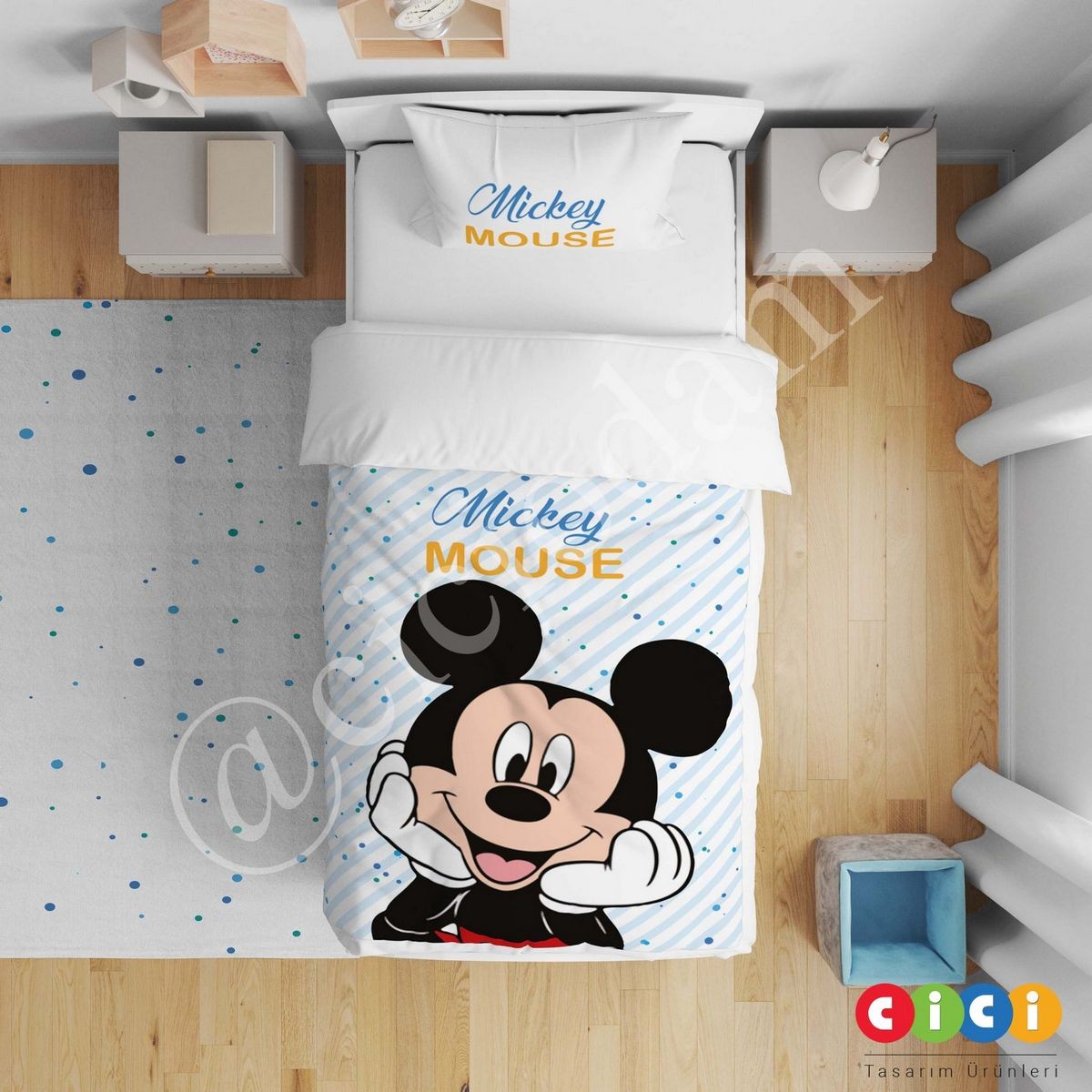 Mickey Mouse ve Mavi Puantiyeler Yatak Örtüsü